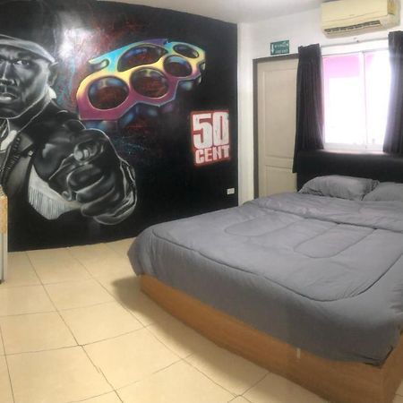 Bonkers Guesthouse 파타야 외부 사진