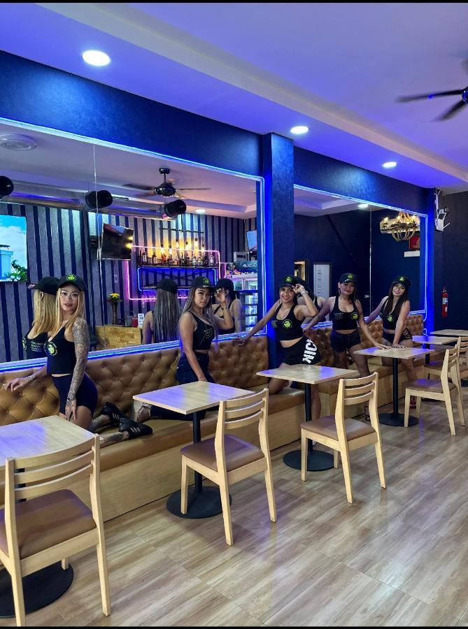 Bonkers Guesthouse 파타야 외부 사진